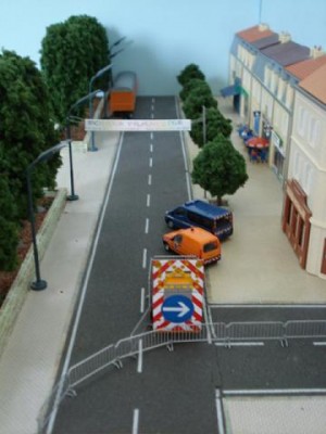 La DDE a placé les barrières, les gendarmes sont présents, les premiers manèges vont pouvoir arriver.