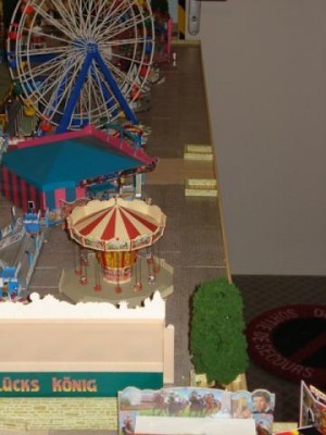 Rajout d'un petit module sur toute la longueur avant de la fête permettant l'installation d'une rangée de stand.