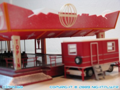 vue coté caisse!! tout de même plus réaliste que celle d'origine!!!