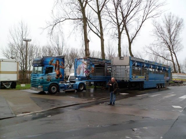 12377940_966121900112094_5313883534942596749_o [640x480].jpg