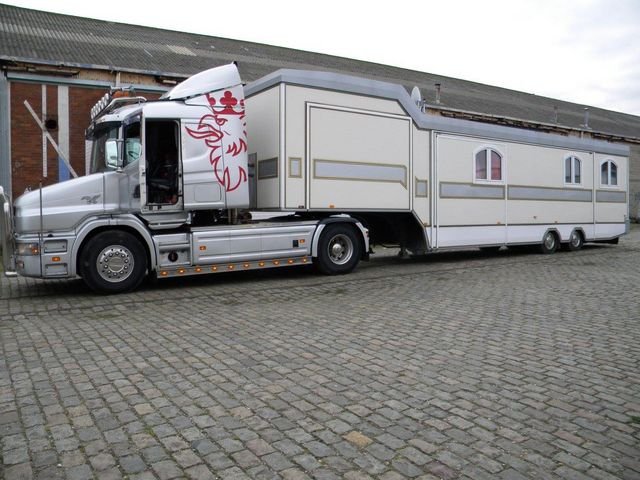 12339113_663500360458548_6445994546637730431_o [640x480].jpg